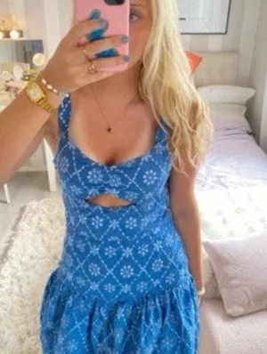 Zara klänning - Blå klänning från Zara, storlek S💕