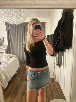 Jeanskjol - Helt oanvänd jeanskjol från nelly!