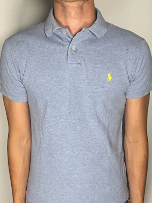 Ralph lauren pike - Säljer en riktigt snygg och trendig Ralph Lauren piké i fint skick, storlek S, vid frågor är det bara att skriva 