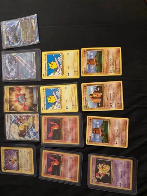 Olika Pokémon kort - Skriv PRIVAT OM PRIS OCH VILKET KORT