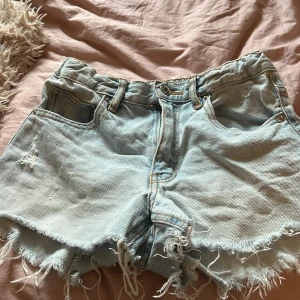 jeansshorts - jätte fina jeans short!! 