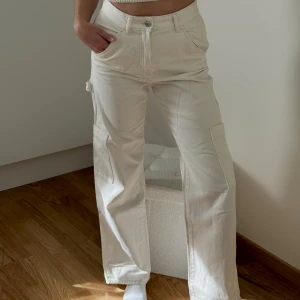 Cargo pants - Snygga byxor från H&M.  Oanvända, utan prislapp.  Storlek 36