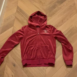 Juciy couture set - Jätte fina och är i bra skick. Jag har typ använt de ungefär 3 gånger.