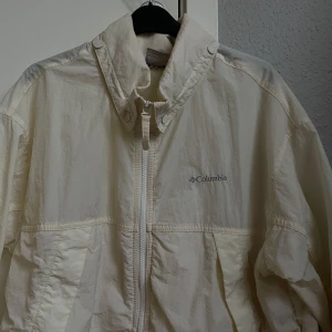 Columbia Vindjacka - mycket sparsamt använd 