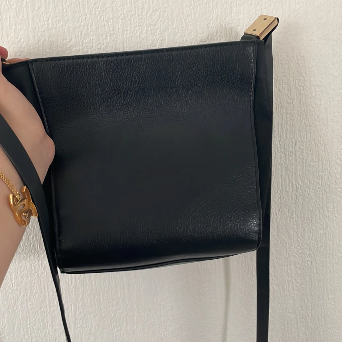 Axelremväsa från H&M