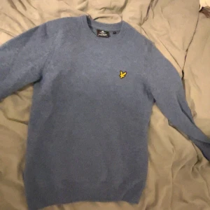 Lyle scott overshirt - Ljusblå Lyle scott overshirt, svin bra skick. Skriv för mer info.