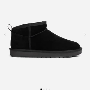 Mini uggs - Från din sko o knappt använda, köpa förra året för ca 750 kr🫶🏼🫶🏼