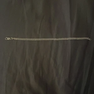 Pansar armband silver - Tjo tjena säljer nu detta riktigt snygga pansar armand för 250 kr!! Ett nytt kostar mellan 500-600 kr Armandet är 18 cm långt och bredden är 4,8mm