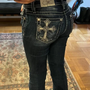 Miss me jeans - Flare/bootcut, knappt använda🫶🏼 Skriv om ni vill ha fler bilder eller har frågor!