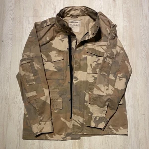 Zadig Voltaire jacka - Säljer denna perfekta vårjackan ifrån Zadig Voltaire i storlek L | Nyskick🌟