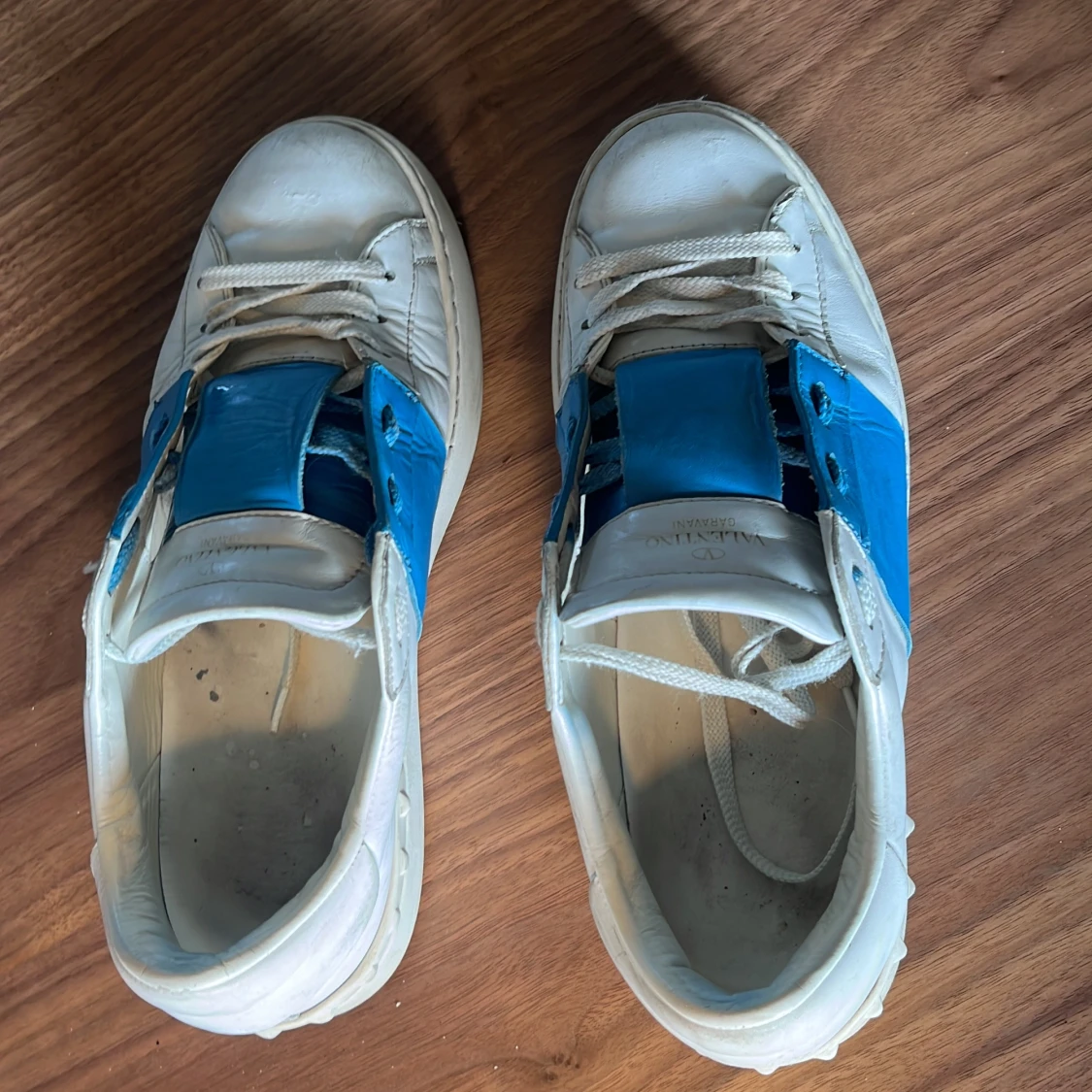 Valentino calfskin open sneaker - 1