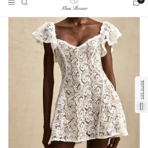 Studentklänning  - Från miss rosier, helt ny endast testad 