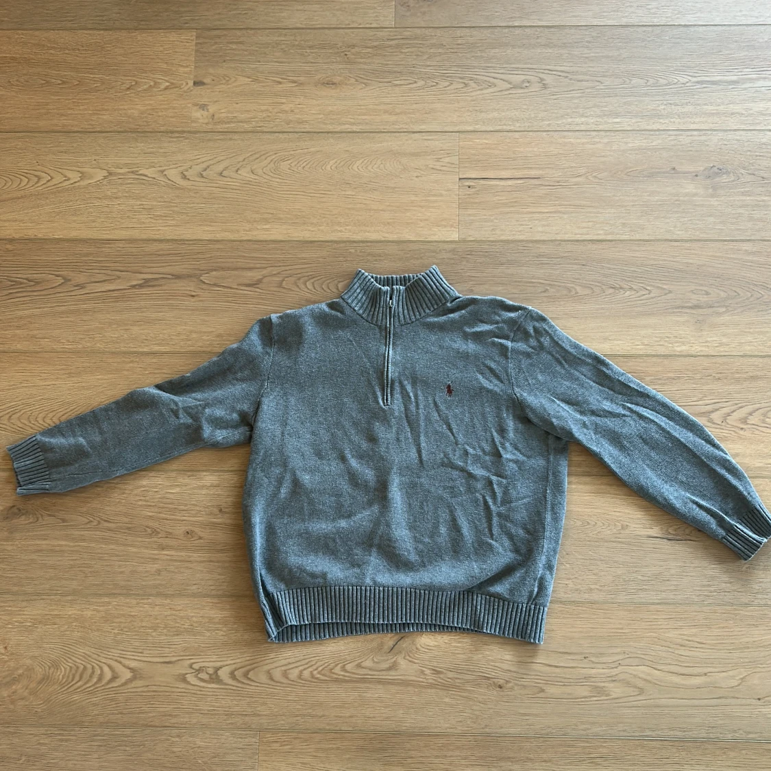 Grå tröja med dragkedja från Ralph Lauren