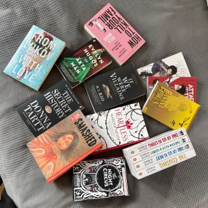 Böcker - Säljer dessa böcker! Mer information så som böckernas skick finns på min profil💕Alla böcker kostar 100kr/st. Vid köp av 2, 150kr 💕 