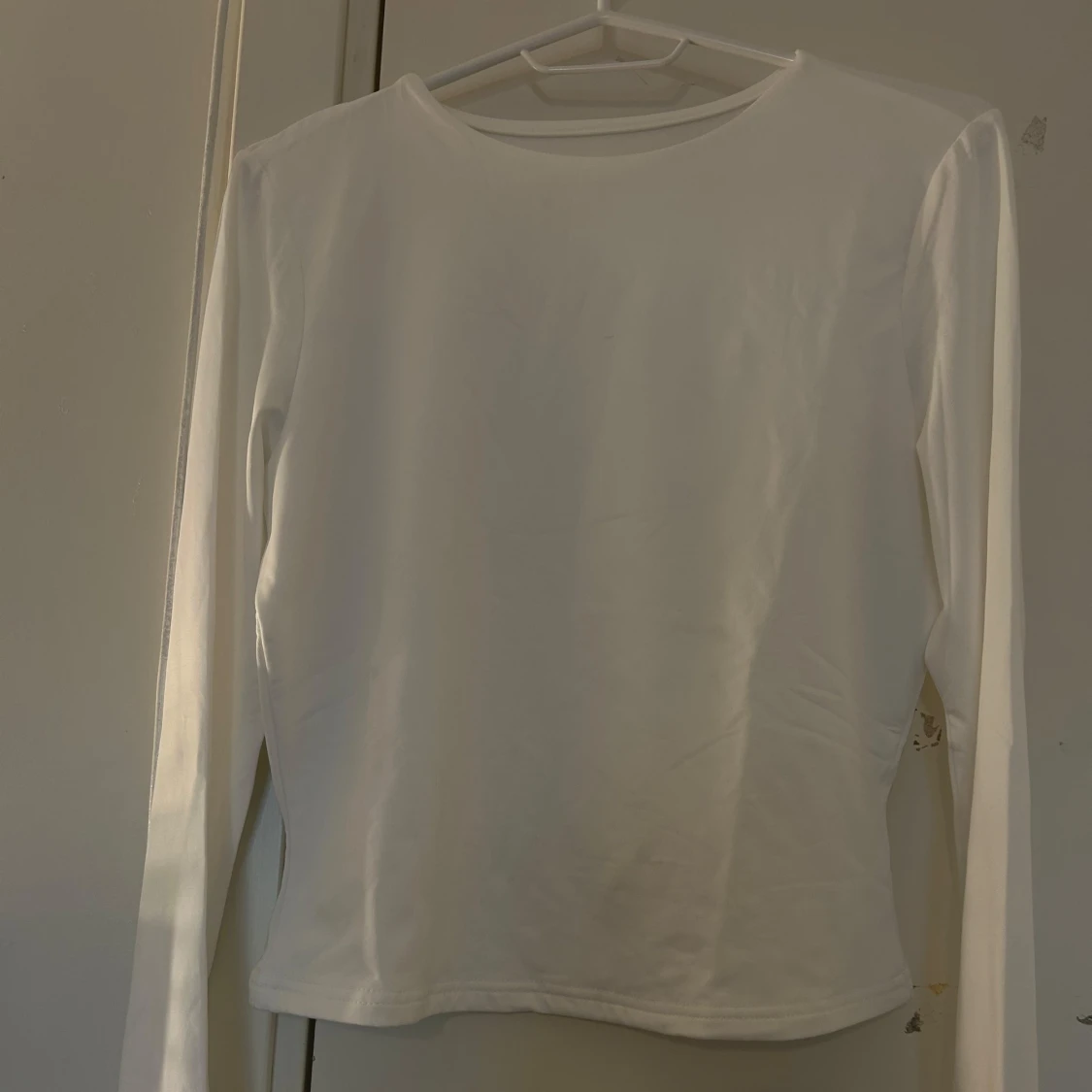 Vit långärmad tröja