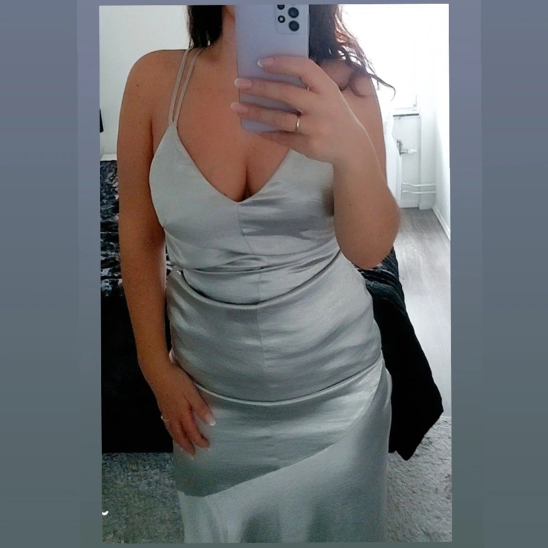 Silverfärgad klänning med smala axelband