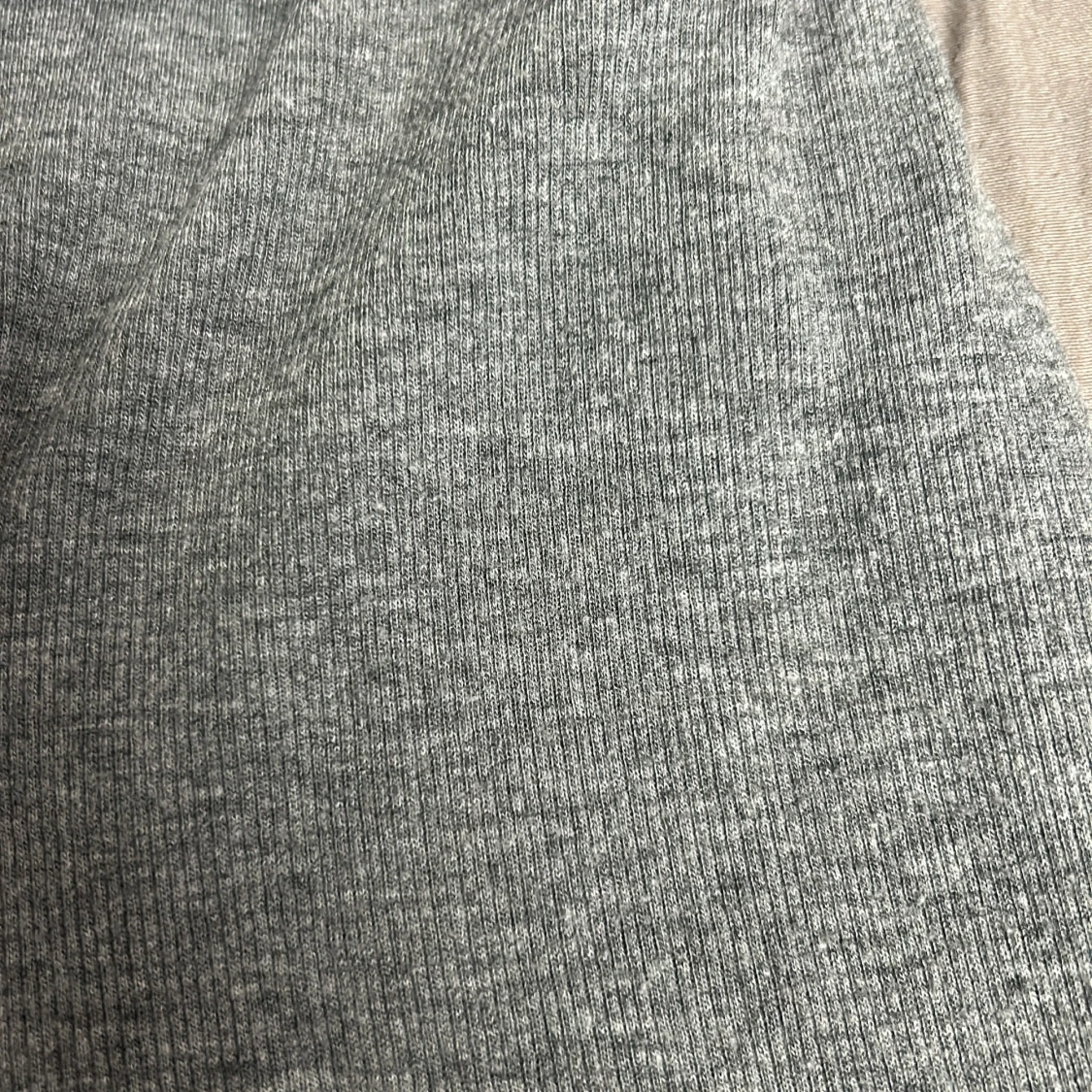 Grå ribbade yoga  pants från Gina Tricot - 2