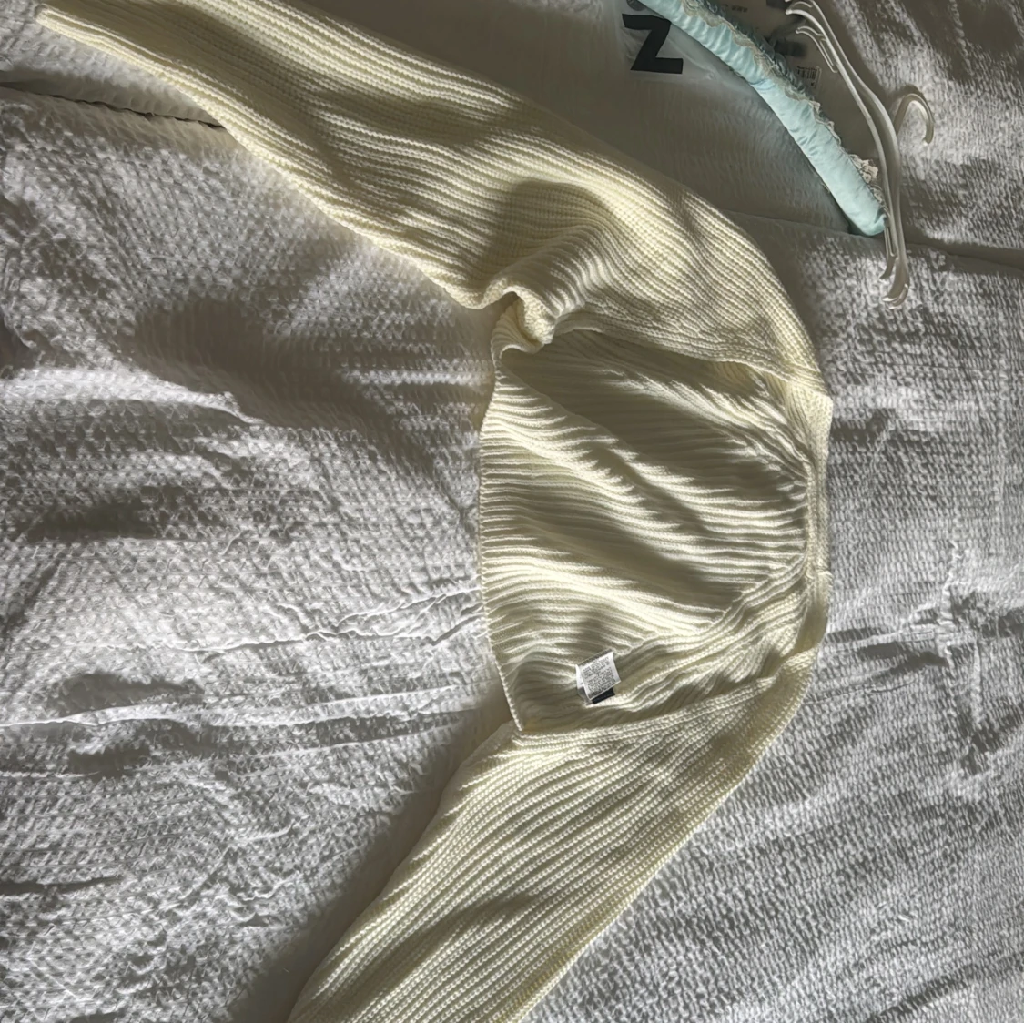 Vit ribbad bolerotopp - 1