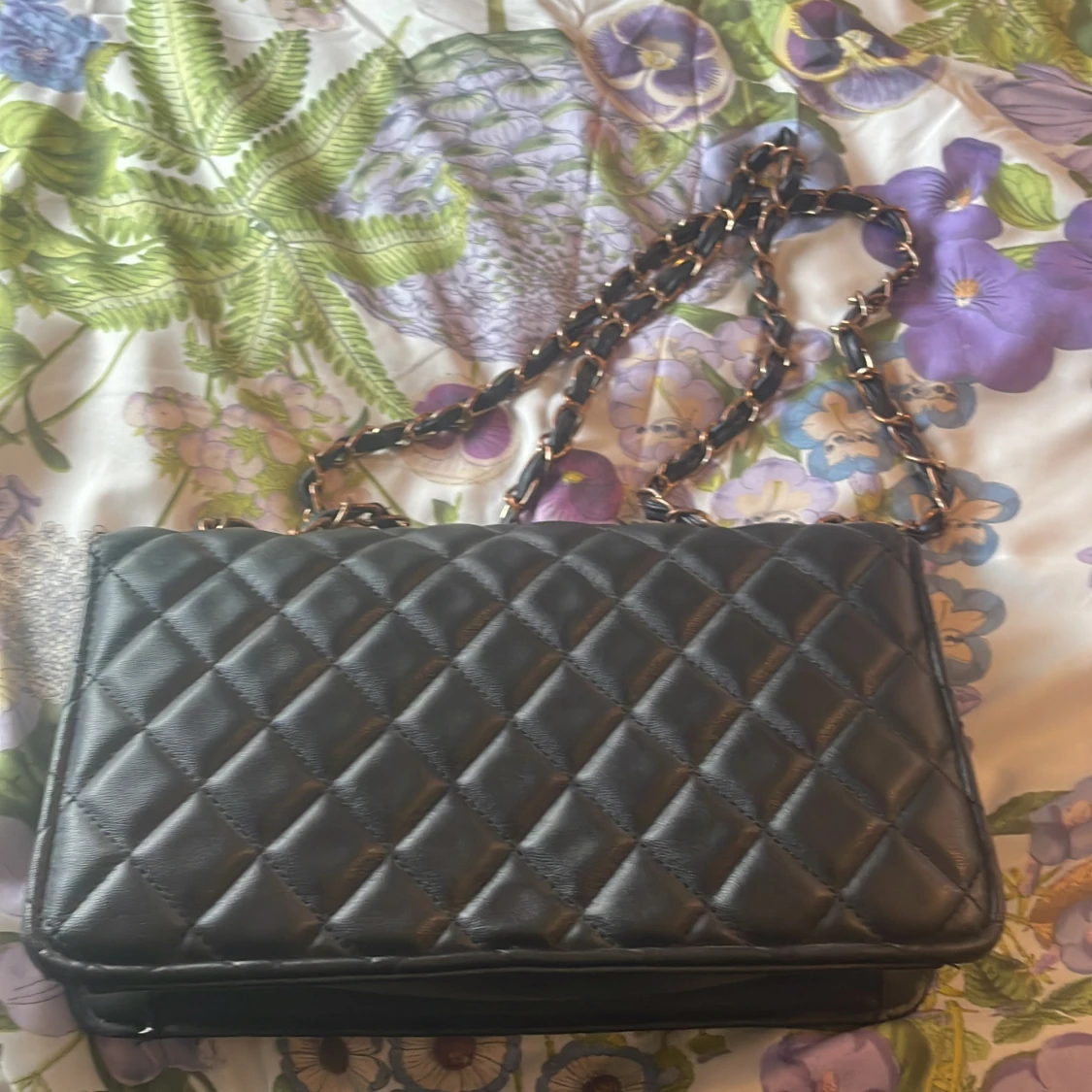 Svart väska ifrån new yorker  - 1