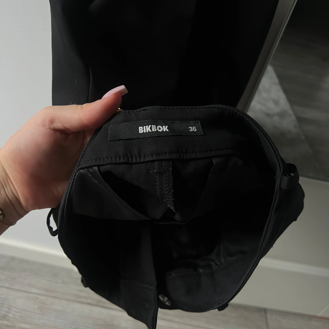 Bikbok kostymbyxor  - 90