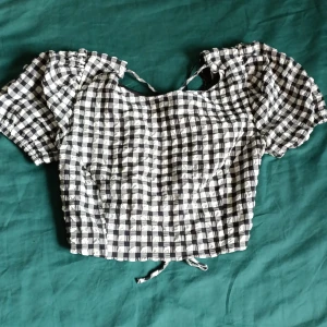 Rutig topp - Mycket bra skick 