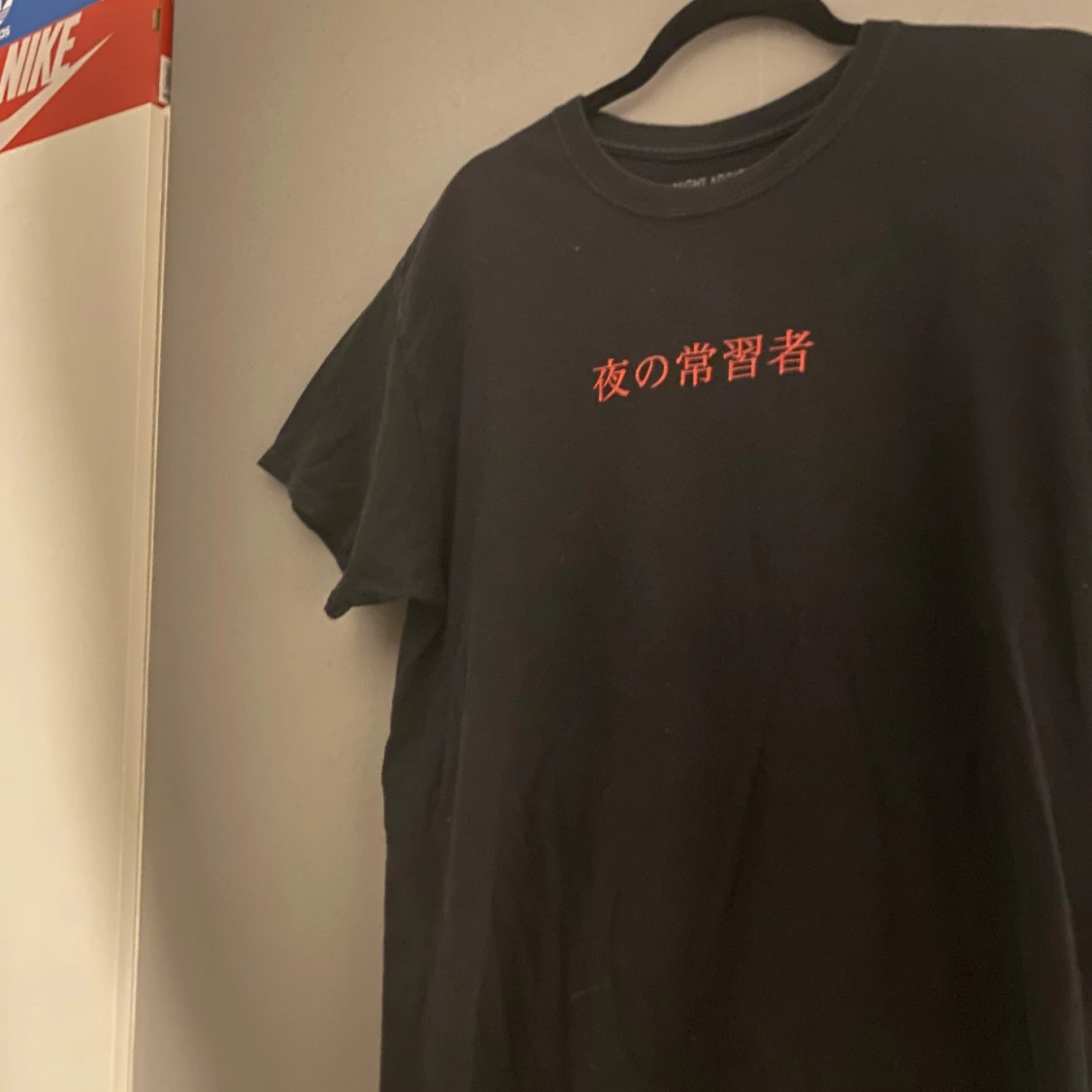 Black streetwear t-shirt graphic size L barley used and good quality - 92