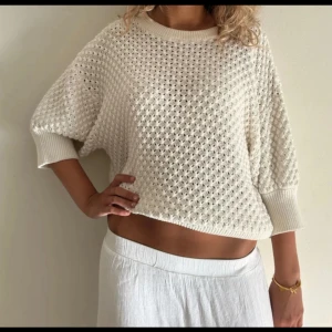 Virkad topp - supersöt topp i jättebra skick 🙏pris kan såklart diskuteras