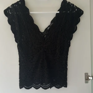 Spetstopp från Zara - Svart steptstopp från Zara💕