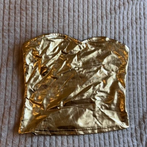 Tubtopp - Nyskick aldrig använd tipptopp prima till fest osv❣️❣️