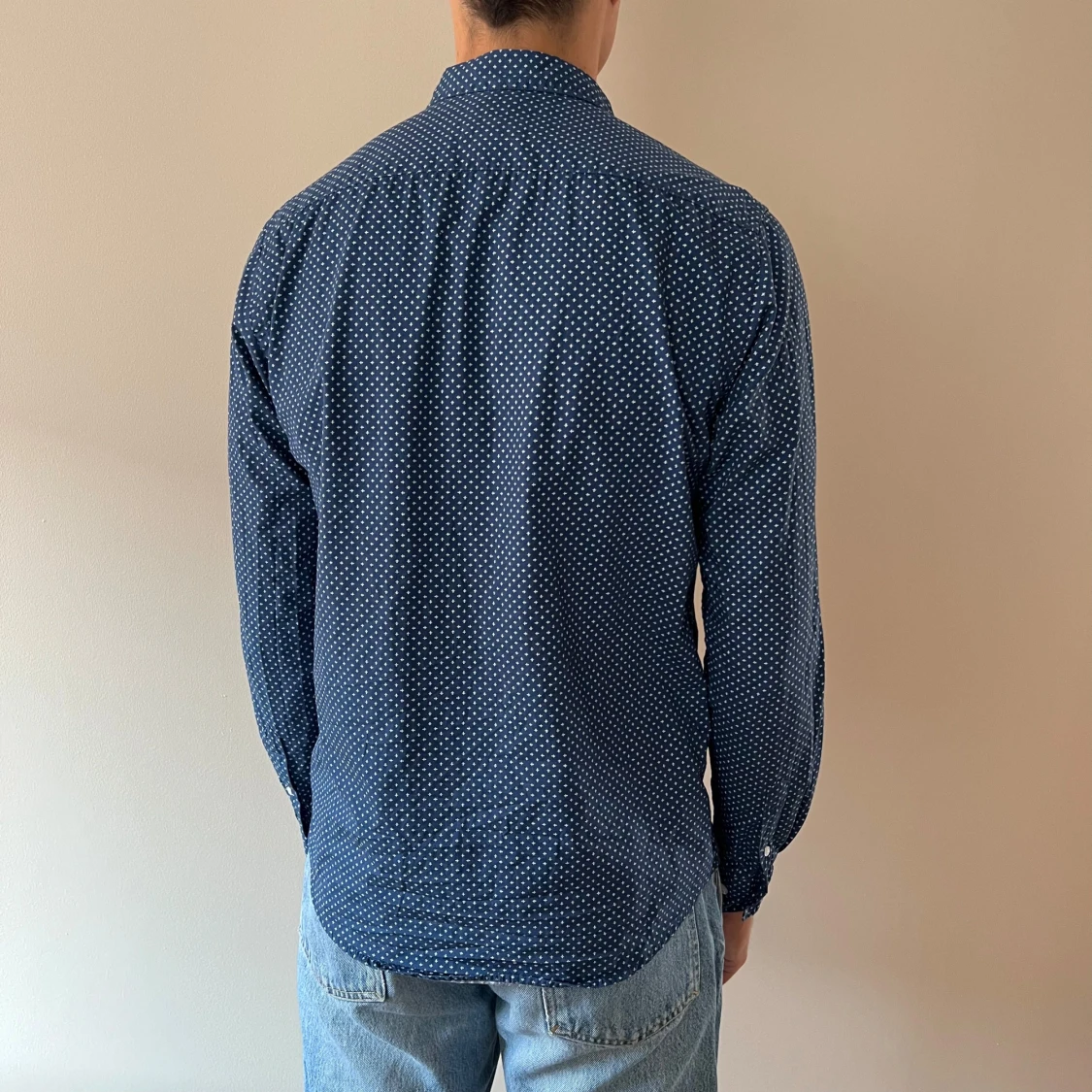 Blåmönstrad skjorta - 91