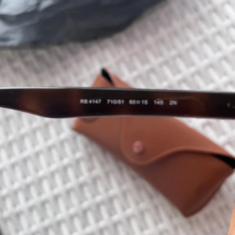 Säljer av dessa Ray-ban Boyfriend i dunderskick, använts cirka 5 gånger. Säljer för att jag har ett annat par! . Accessoarer.