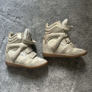 Isabel Mrant skor  - Säljer dessa skor som har vart min flickväns men som är lite små nu dom är använda men ändå i väldigt fint skick 