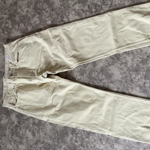 Vailent jeans  - Rensar garderoben: använda 1 gång då dom inte passa, skick 10/10 PRISET ÄR INTE HUGGET I STEN!