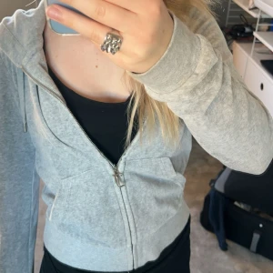 Juicy tröja  - Kommer inte till användning längre jätte bra skick