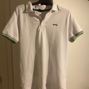 Hugo boss piké  - Använd 3 ggr säljer den för den var för stor