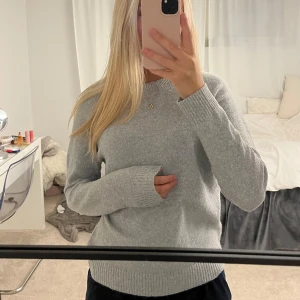 Vero Moda stickad tröja - Stickad tröja från Vero Moda!!💖💖
