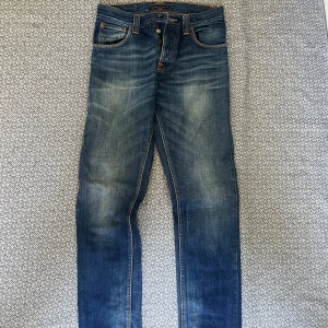 Nudie jeans  - Sjukt najs nudies i grymt skick.  Kom privat om du har frågor. 