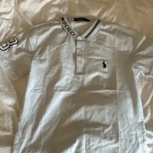 En liknande polo Ralph lauren t shirt