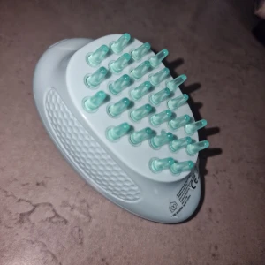 Elektrisk hårbottens massage - Elektrisk hårbottens massage borste, aldrig använd🫶🏼