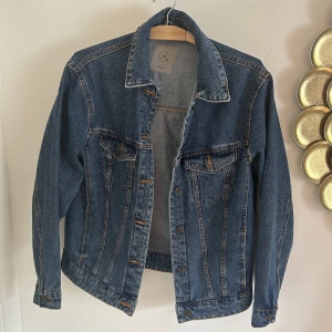Jeansjacka Vero Moda - Jeansjacka från Vero Moda, använt 2-3 gånger