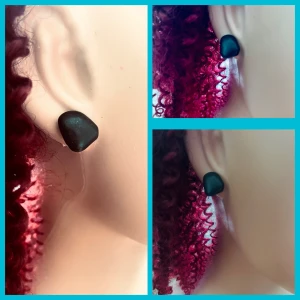 By prisförslag- 1 st naturlig sten unik form - Alla stenar är unika och olika former, stilen är liknande och storleken med. Plastplugg så också allergi känsliga kan klara det. 