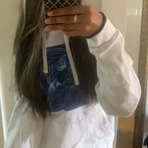 The Cool Elephant hoodie  - Jättefin hoodie från The Cool Elephant, den är endast använd ett fåtal gånger och inga defekter. köptes för 600💕