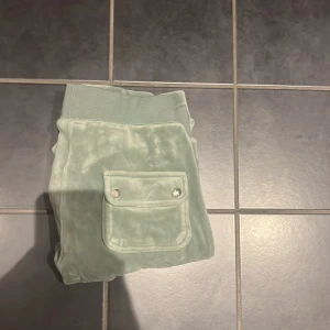 Juicy - Snygga gröna mjukisbyxor. Juicy