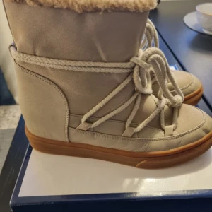 Svea skor  - Säljer nu mina Svea kate skor då dom inte längre kommer till användning. 