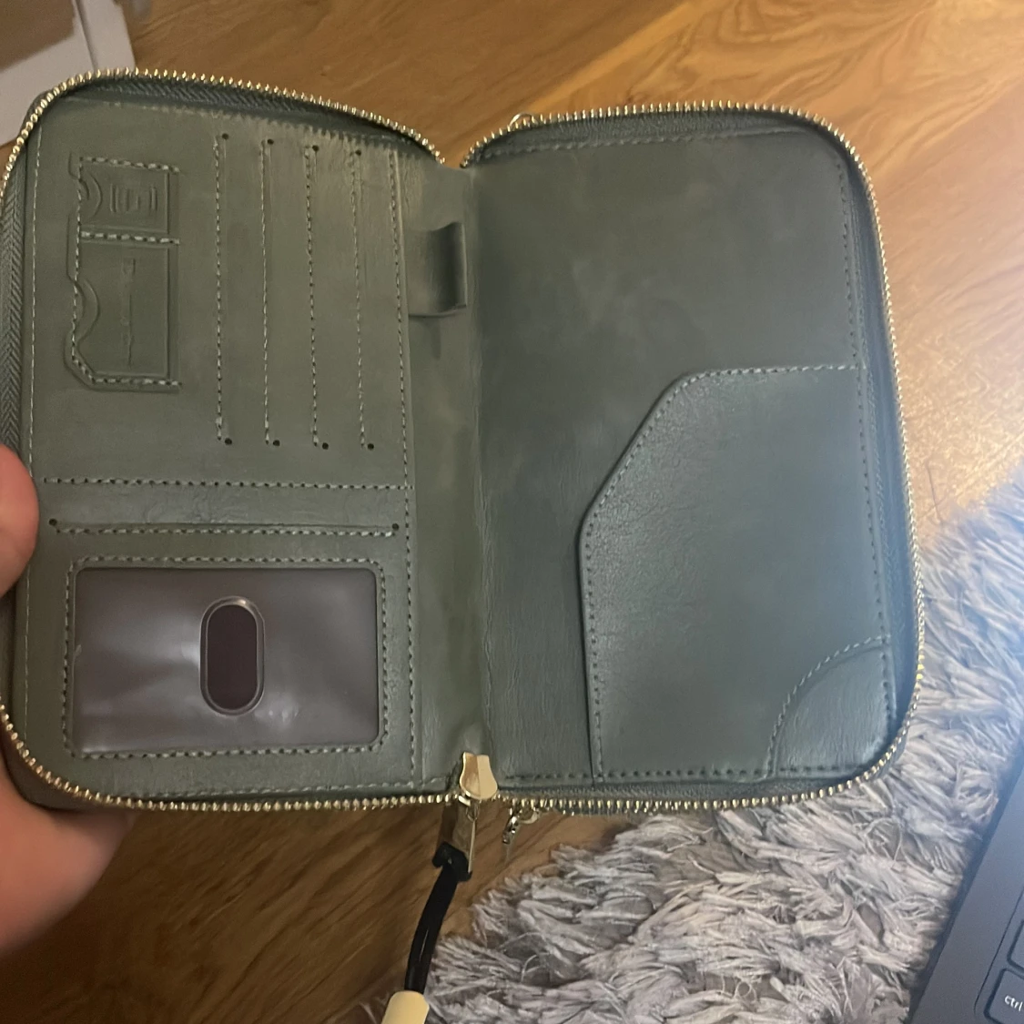 Grön plånbok från Forever Mijin - 1