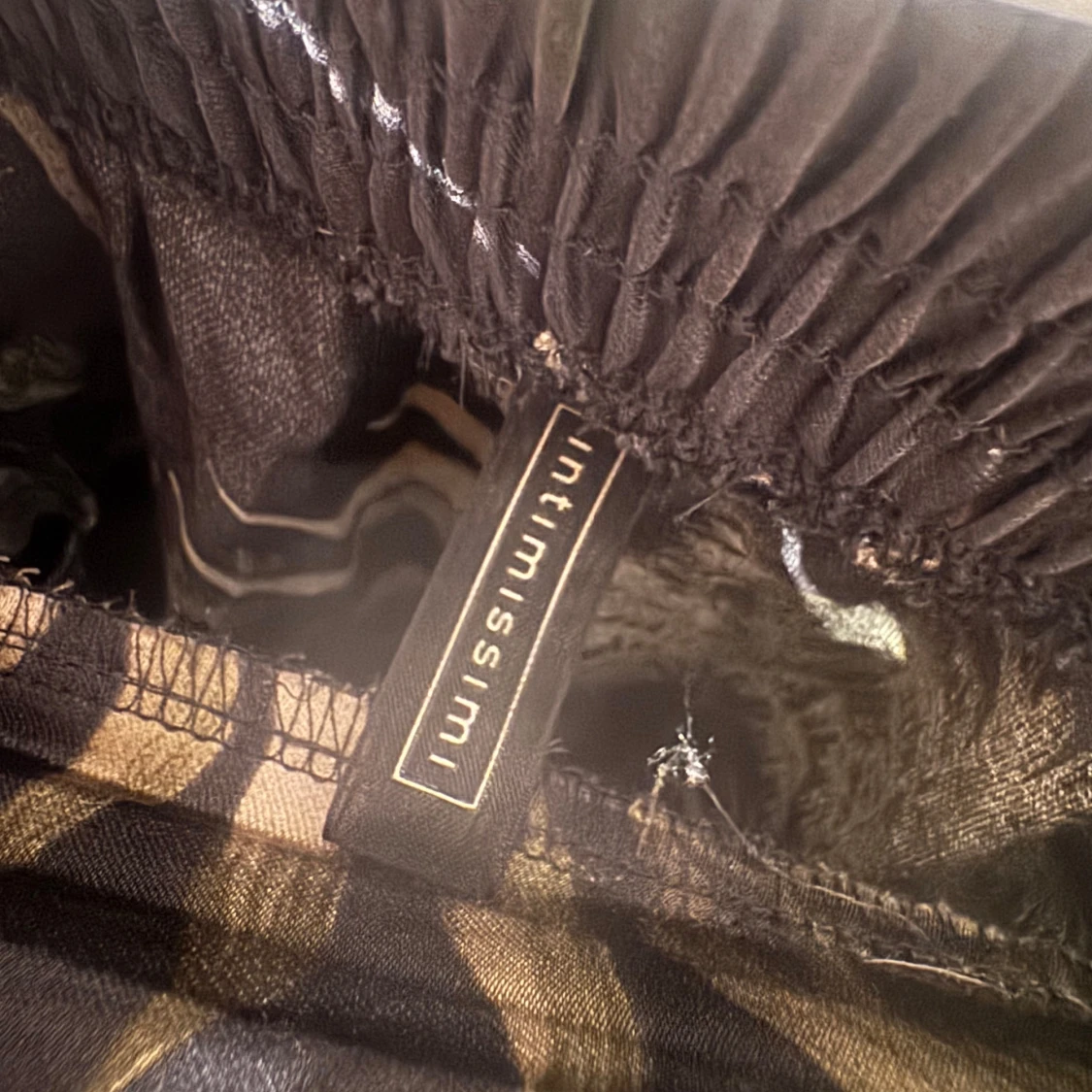 Svarta byxor med bladmotiv från Intimissimi - 2