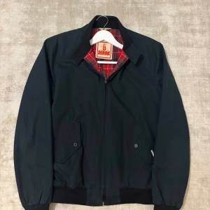 Baracuta Jacket  - Baracuta jacka i bra skick. Storlek S. My pris 4699kr 