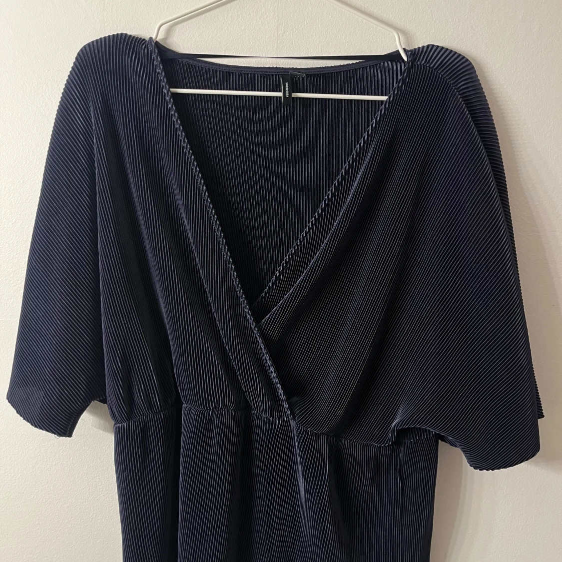 Mörkblå omlottblus