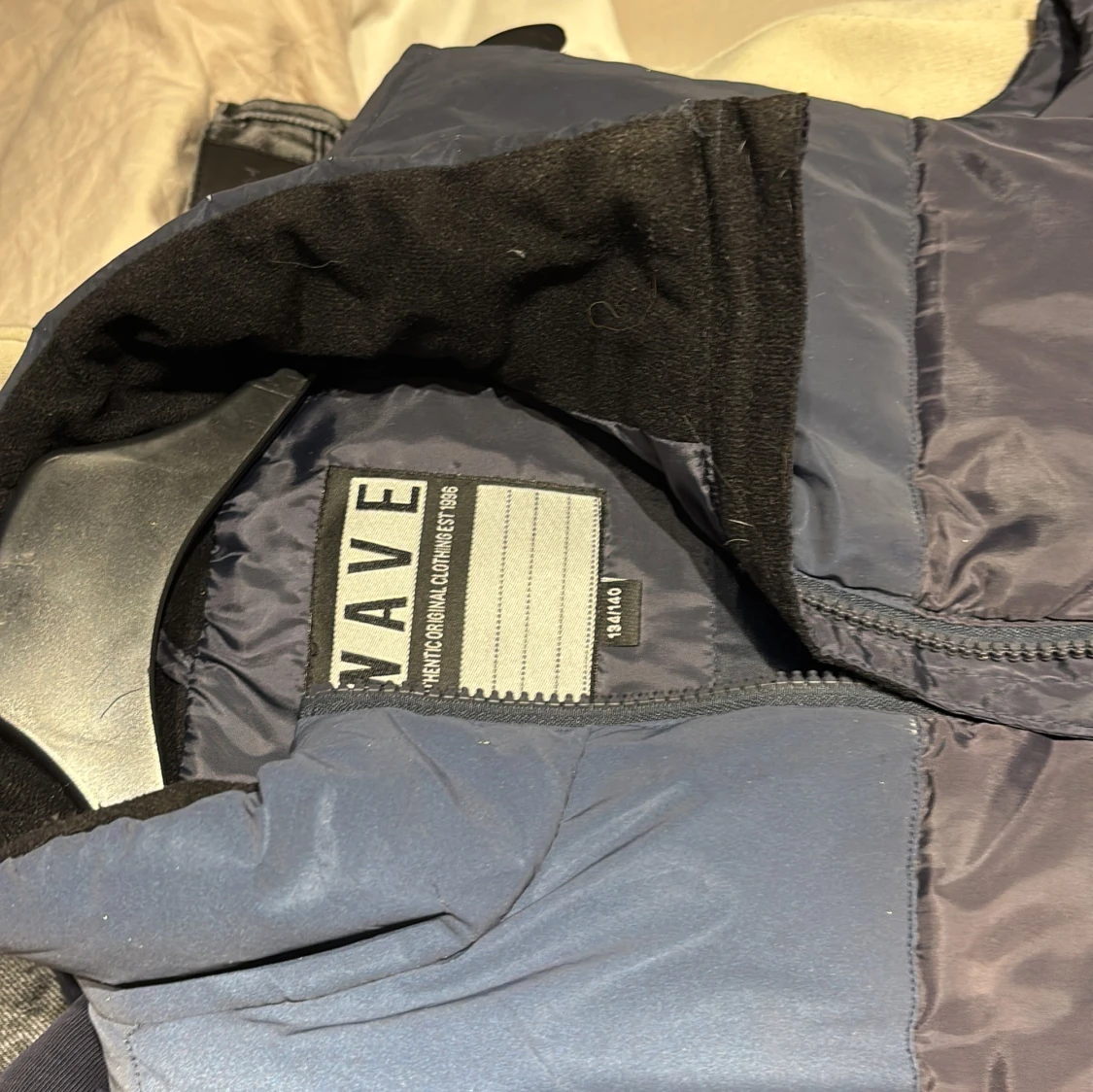 Mörkblå dunväst från Wave - 2