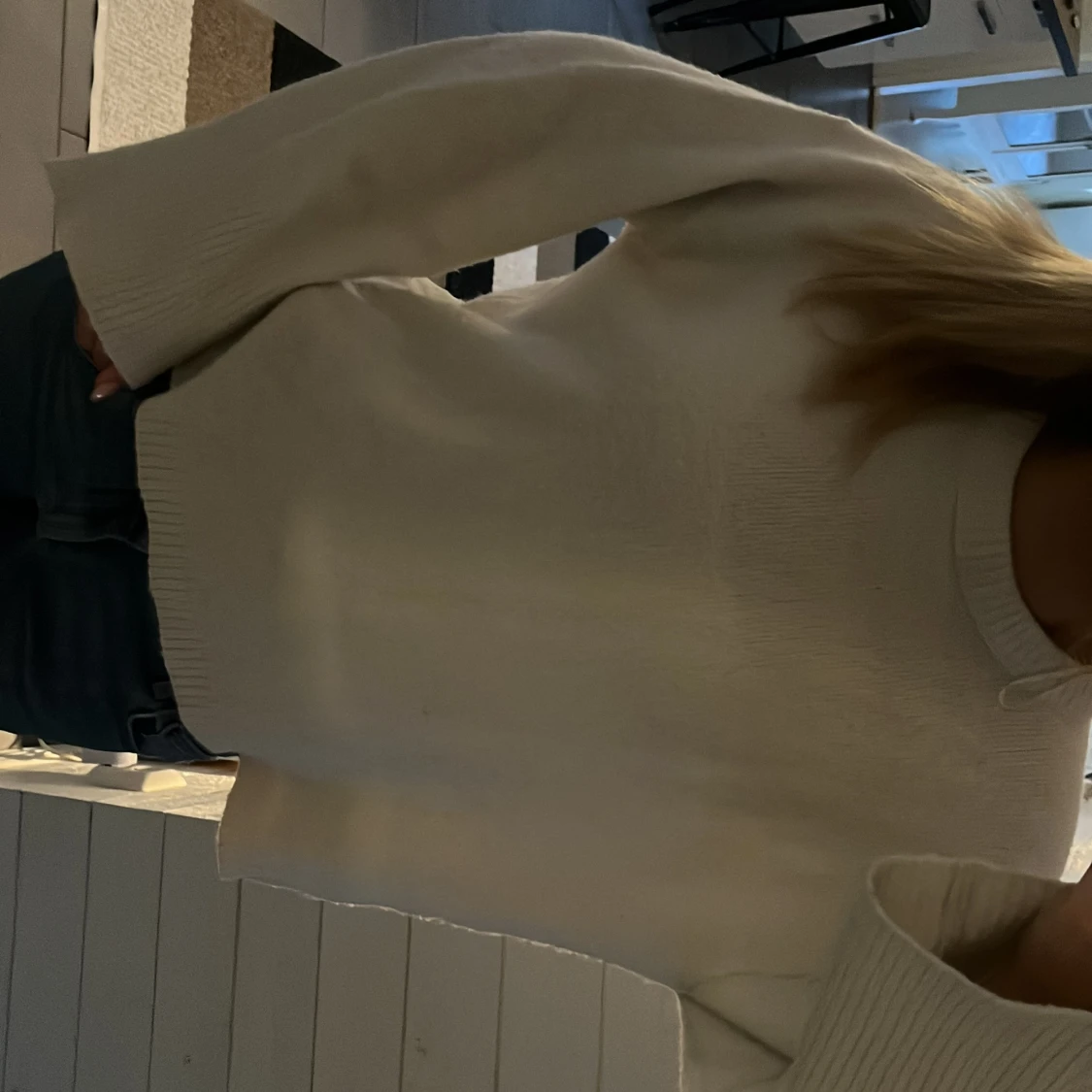 Vit stickad tröja - 2